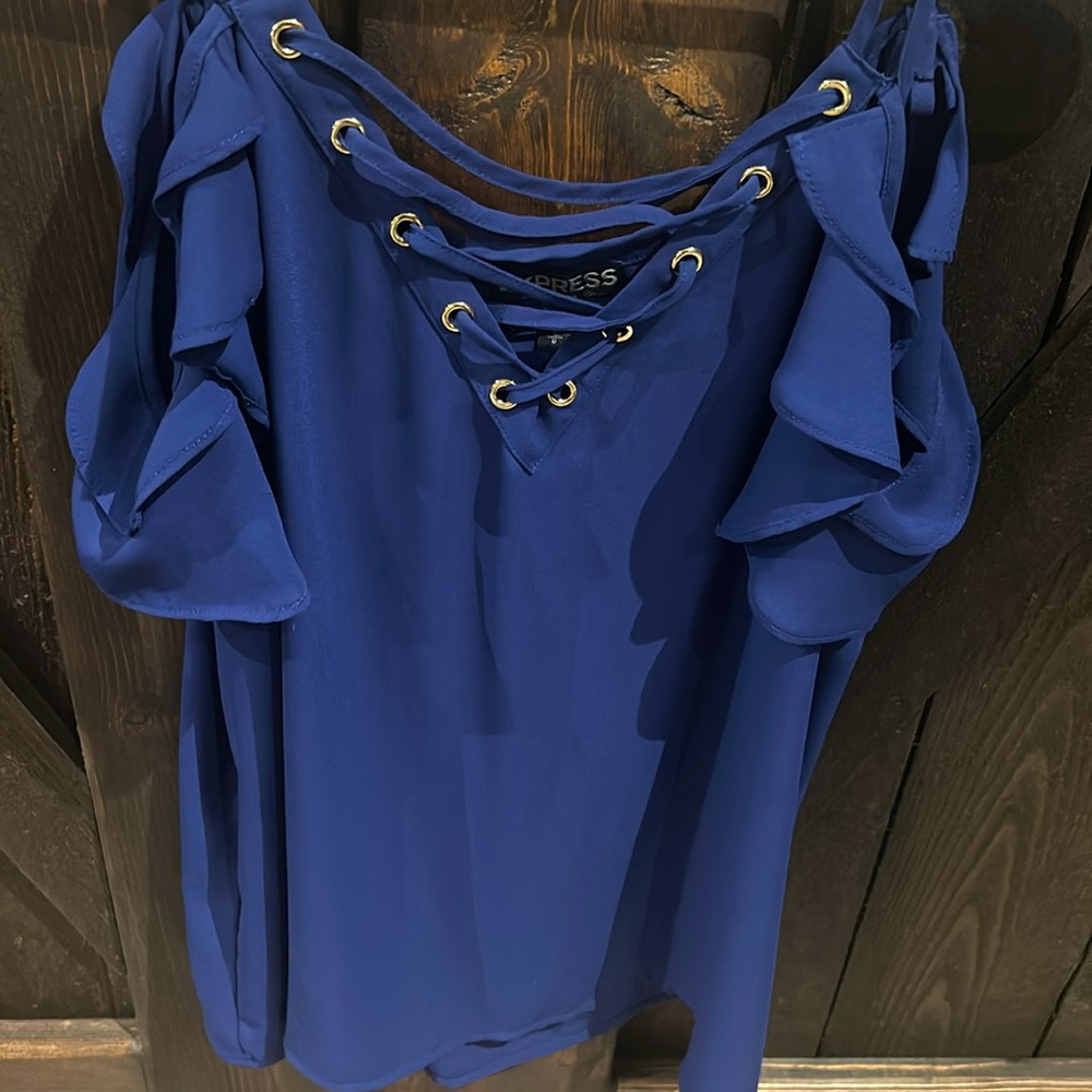 Express blouse Cold Shoulder Ruffle Trim Spring Shirt. - Picture 3 of 8
